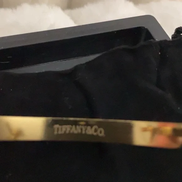 Tiffany & Co Stamped Elegant Gold tone Bracelet with Pink and Blue - Picture 3 of 6